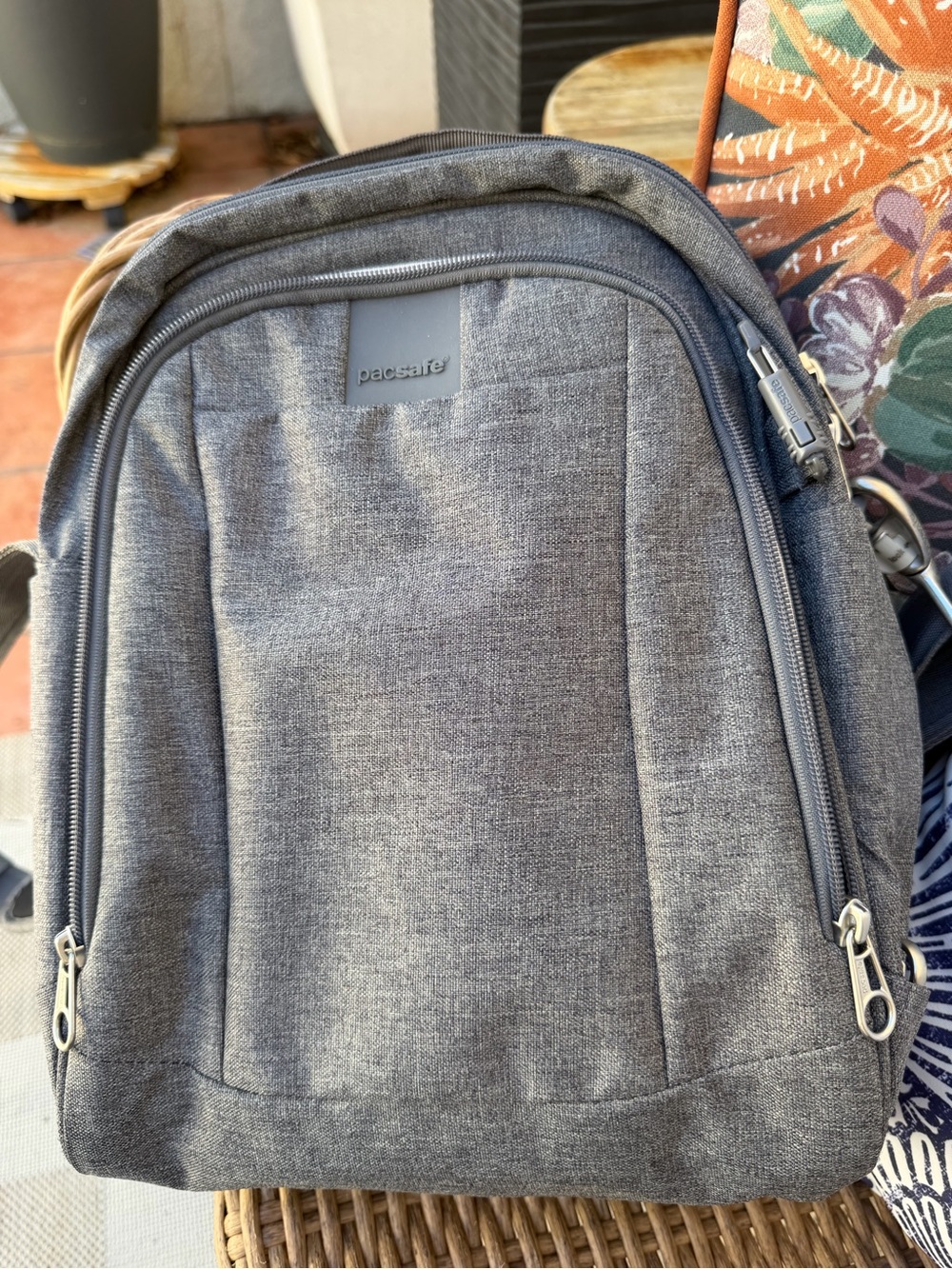 Pacsafe Metrosafe LS200 Anti-Theft RFID Gray Crossbody Travel Bag